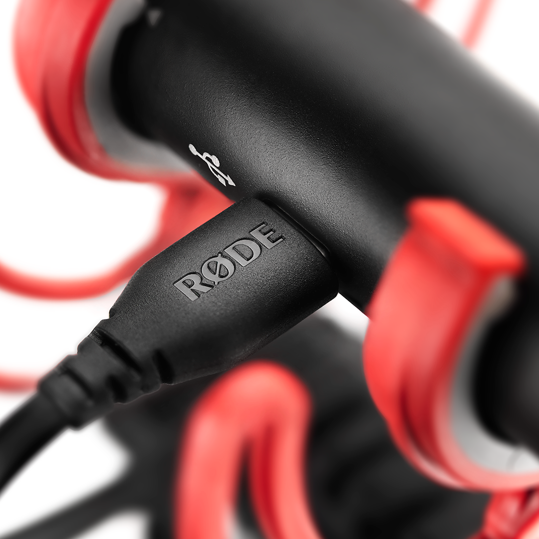 Close up on the USB-C output on the VideoMic GO II